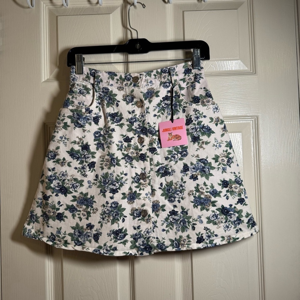 VINTAGE Y2K 90s AMY BYER  Blue Floral White Denim Skort Waist Size 7 - Picture 3 of 10